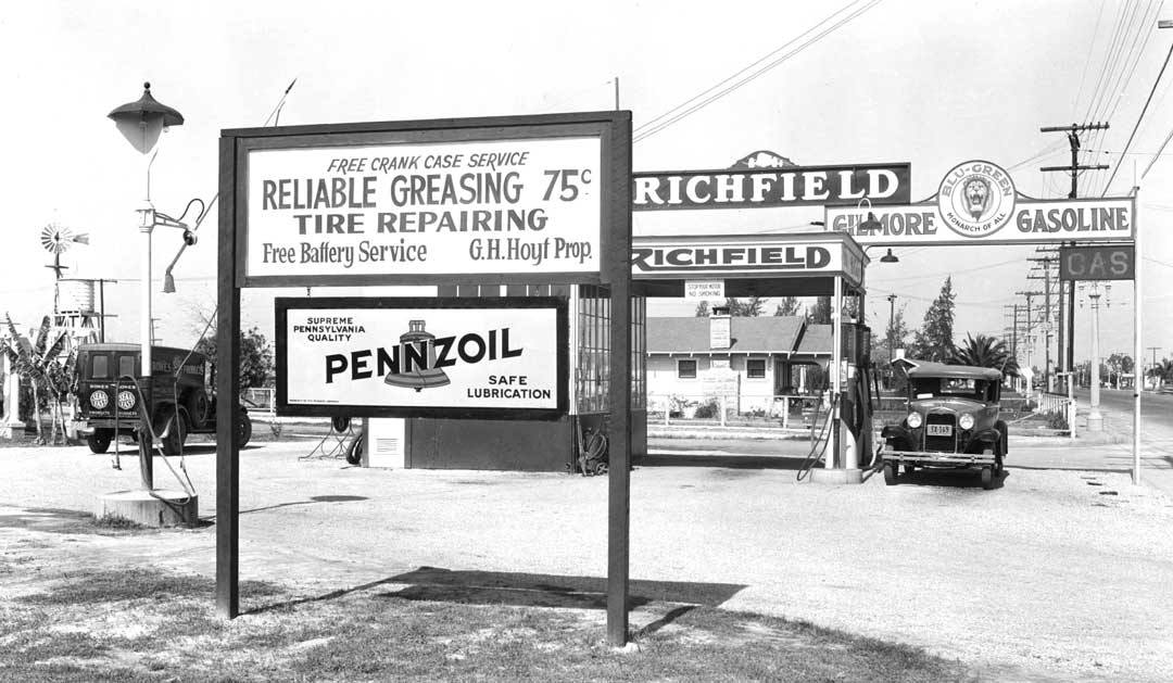 gas Richfield-Gilmore-Penzoil-Gas-Station-1930.jpg