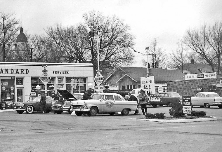 gas2 Colaw’s Standard Service Station, Route 66 Carthage, Missouri 50s b.jpg
